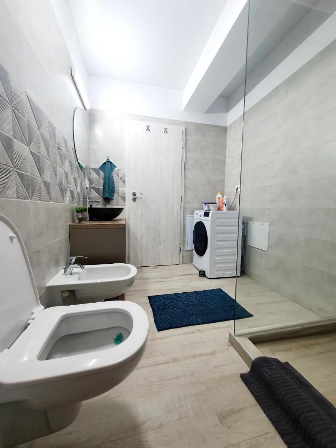 'Just Like Home' Apartment - With Private Parking Place Galati  Exterior photo